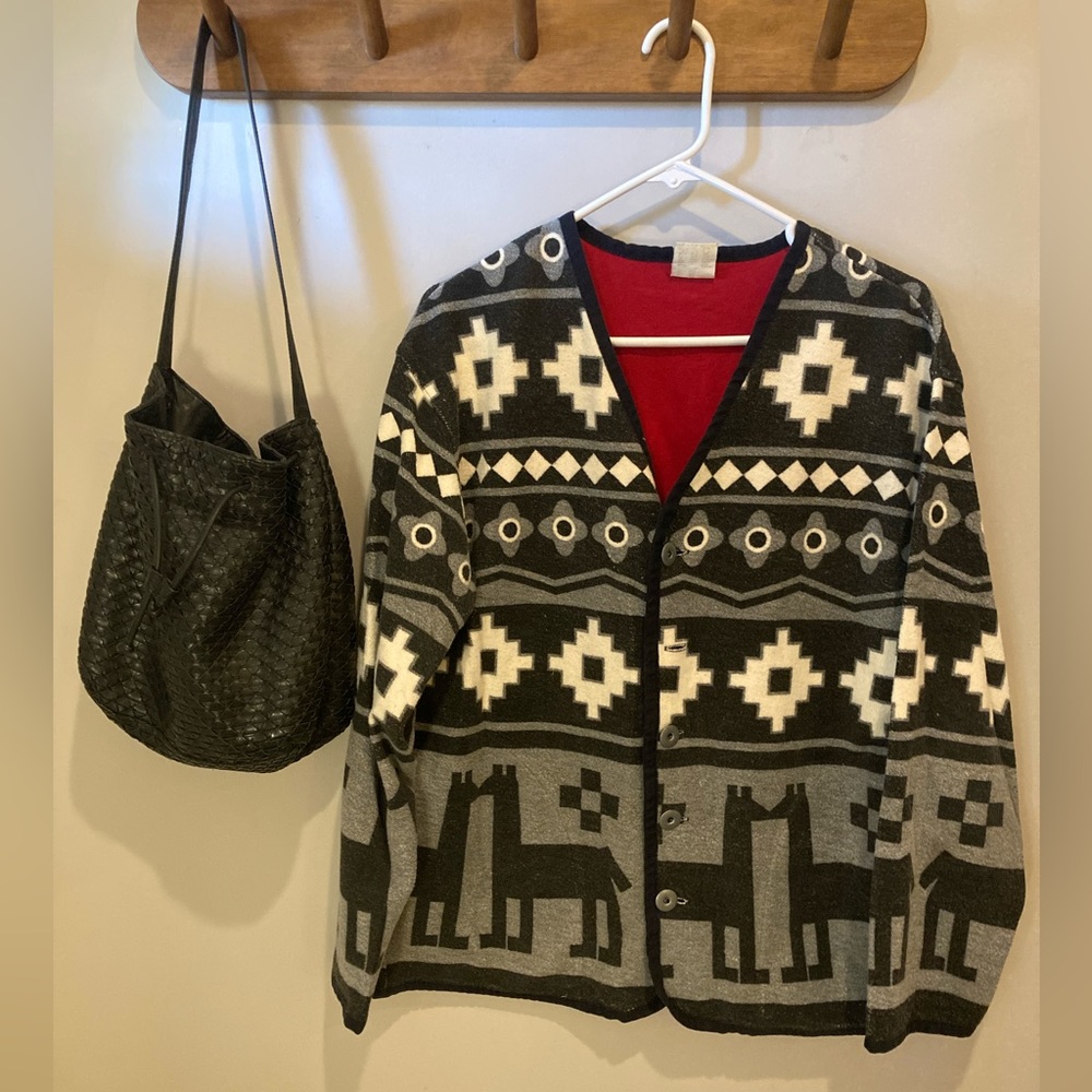 Vintage esprit light jacket w/Aztec print.